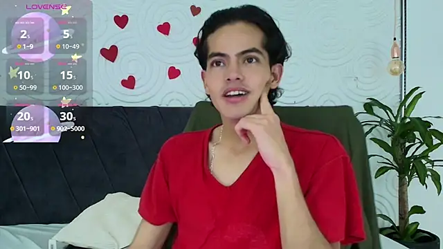 Snapshot of Maximoherrera_16 chatting on 04.22.26 Maximoherrera 16 online show from 04.22.26