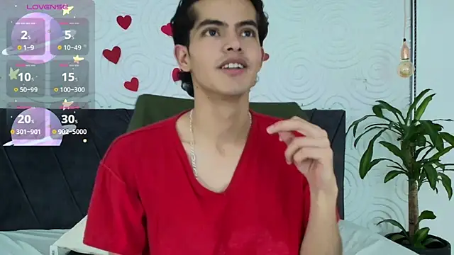 Snapshot of Maximoherrera_16 chatting on 05.20.26 Maximoherrera 16 online show from 05.20.26