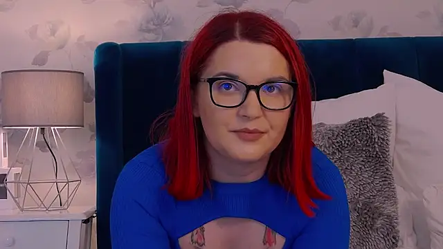 Snapshot of KailyKay chatting on 09.30.25 KailyKay online show from 09.30.25