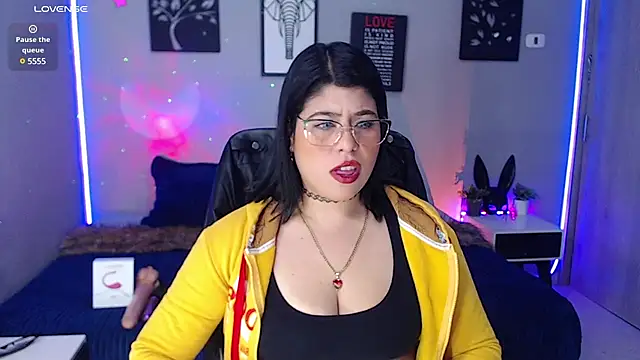 Snapshot of Veronika_metal chatting on 03.19.25 Veronika metal online show from 03.19.25