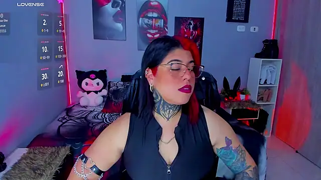 Snapshot of Veronika_metal chatting on 10.04.25 Veronika metal online show from 10.04.25