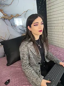 MaeveKuro online show from 01.13.26