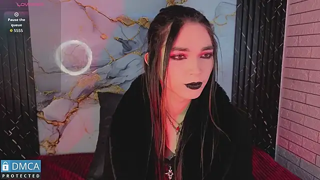 Snapshot of MaeveKuro chatting on 05.29.26 MaeveKuro online show from 05.29.26