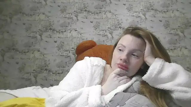 Eveline May online show from 02.28.25