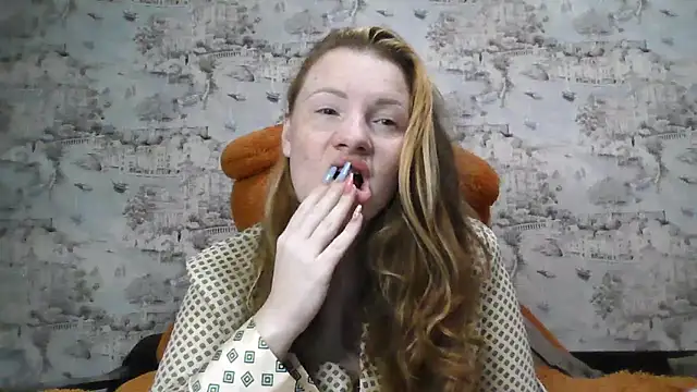 Eveline May online show from 10.29.25