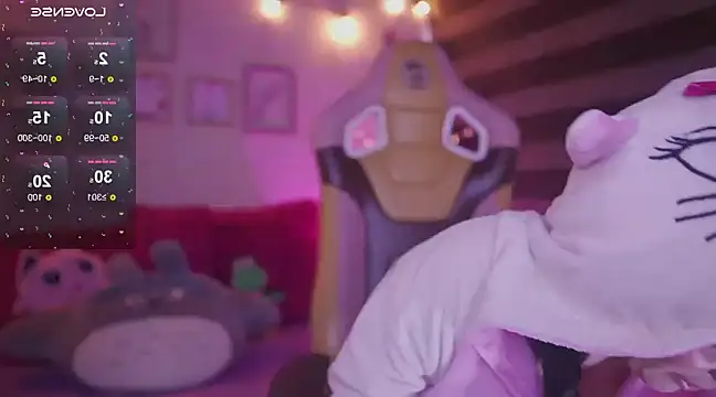 Snapshot of issa_monterrey chatting on 03.06.25 issa monterrey online show from 03.06.25