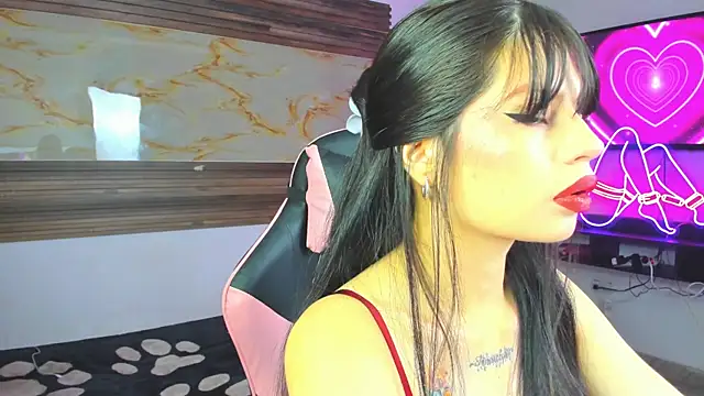 Snapshot of Cloe_roouse chatting on 10.25.25 Cloe roouse online show from 10.25.25