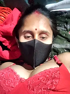 Snapshot of Divya_Chandok chatting on 02.05.26 Divya Chandok online show from 02.05.26