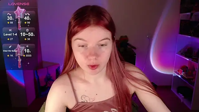 Snapshot of Strawberry_juli chatting on 10.09.25 Strawberry juli online show from 10.09.25