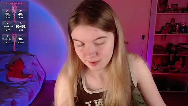 Strawberry juli online show from 05.19.26