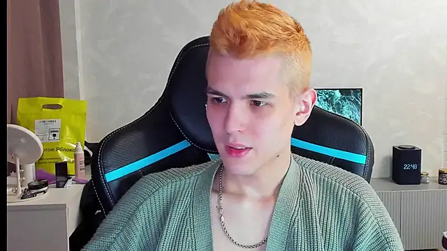 Snapshot of TravisRevas chatting on 03.05.25 TravisRevas online show from 03.05.25