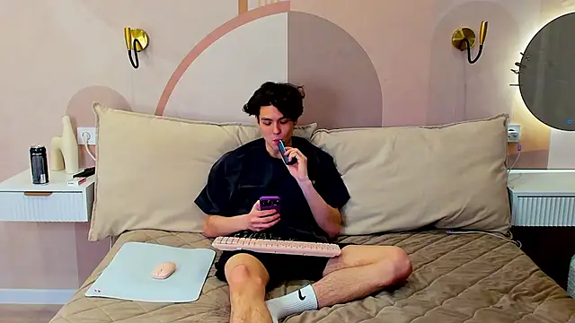 Snapshot of TravisRevas chatting on 02.18.26 TravisRevas online show from 02.18.26