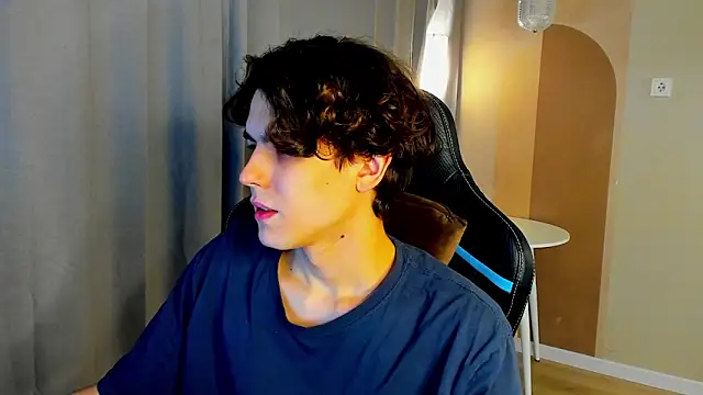 Snapshot of TravisRevas chatting on 03.03.26 TravisRevas online show from 03.03.26