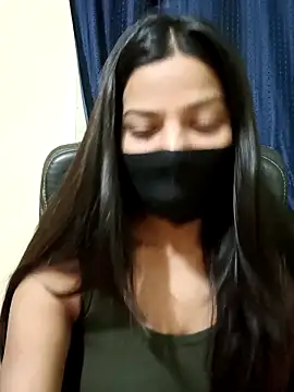 Snapshot of CRAZY__BITE chatting on 03.04.25 CRAZY BITE online show from 03.04.25