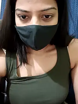 Snapshot of CRAZY__BITE chatting on 03.04.25 CRAZY BITE online show from 03.04.25