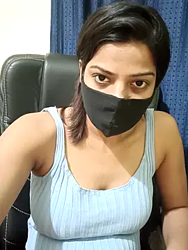 Snapshot of CRAZY__BITE chatting on 03.11.25 CRAZY BITE online show from 03.11.25