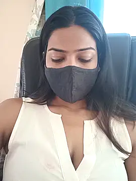 Snapshot of CRAZY__BITE chatting on 04.10.26 CRAZY BITE online show from 04.10.26