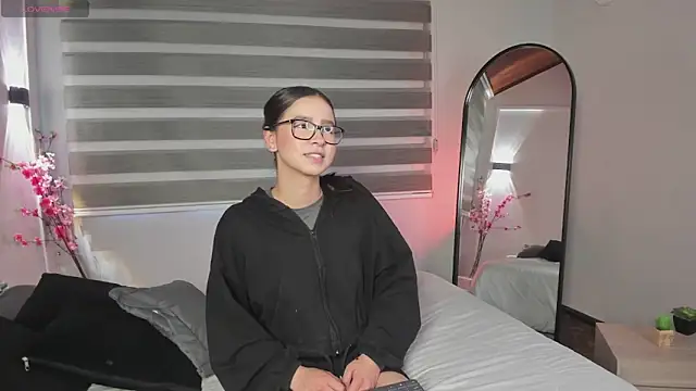 Snapshot of sweet_obsession__ chatting on 09.29.25 sweet obsession online show from 09.29.25