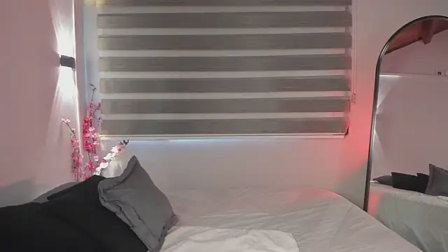 Snapshot of sweet_obsession__ chatting on 10.07.25 sweet obsession online show from 10.07.25