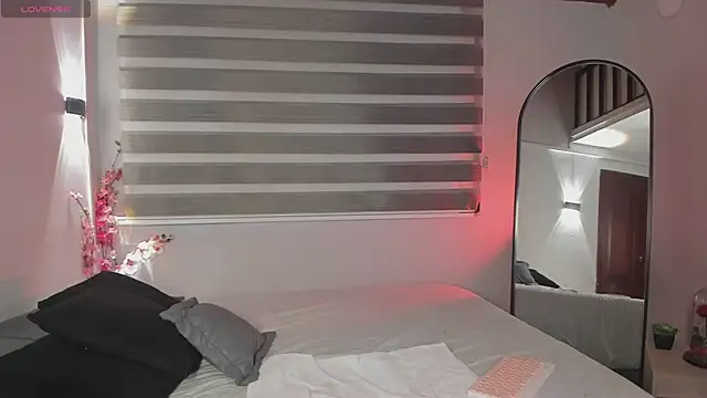 Snapshot of sweet_obsession__ chatting on 10.11.25 sweet obsession online show from 10.11.25