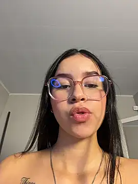 Snapshot of sweet_obsession__ chatting on 02.11.26 sweet obsession online show from 02.11.26