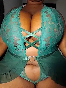 wamie12 online show from 11.26.25