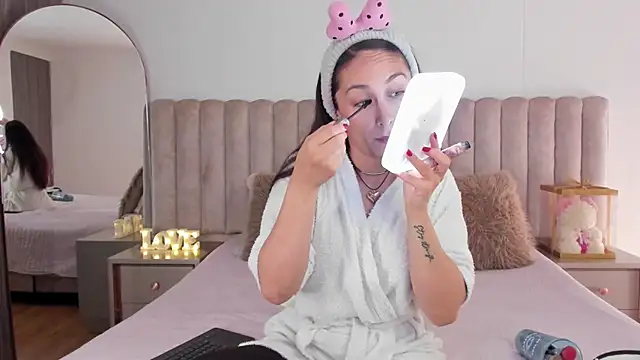 Sophie Restrepo online show from 03.20.25