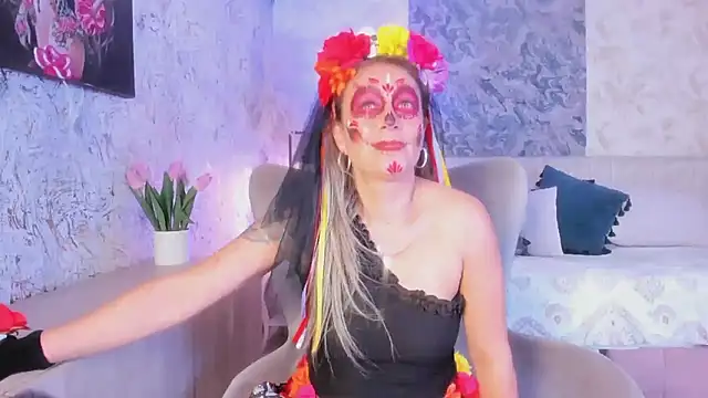 Snapshot of Liannaa_ chatting on 10.29.25 Liannaa online show from 10.29.25