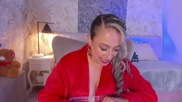 Snapshot of Liannaa_ chatting on 11.10.25 Liannaa online show from 11.10.25