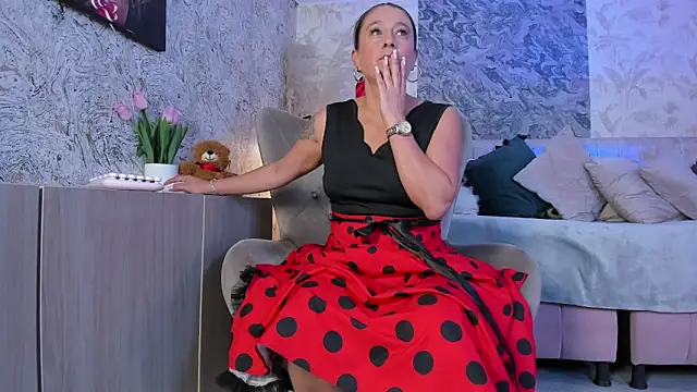 Liannaa  online show from 02.16.26