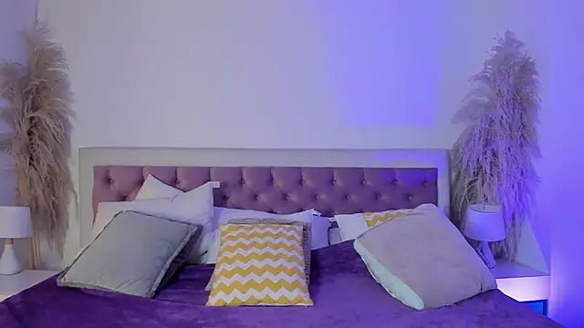 Snapshot of Arianaa_collins chatting on 10.10.25 Arianaa collins online show from 10.10.25