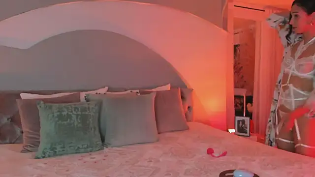 Elizabeth clark  online show from 10.24.25