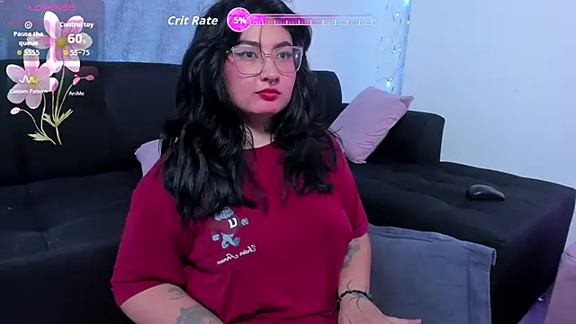 Curvybaddie99 online show from 10.06.25