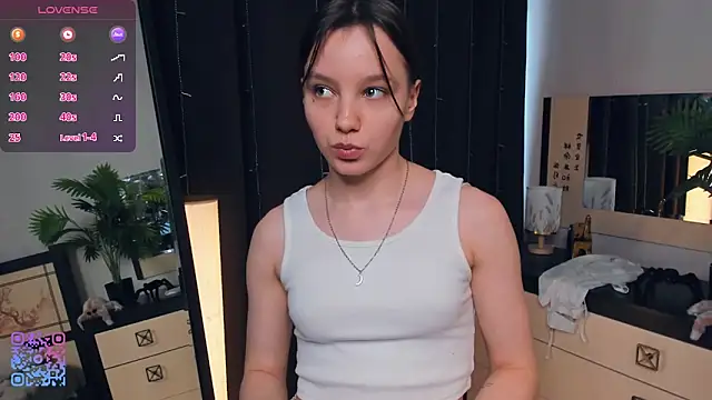 Snapshot of EdinaCordner chatting on 03.15.25 EdinaCordner online show from 03.15.25