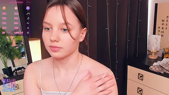 Snapshot of EdinaCordner chatting on 03.15.25 EdinaCordner online show from 03.15.25