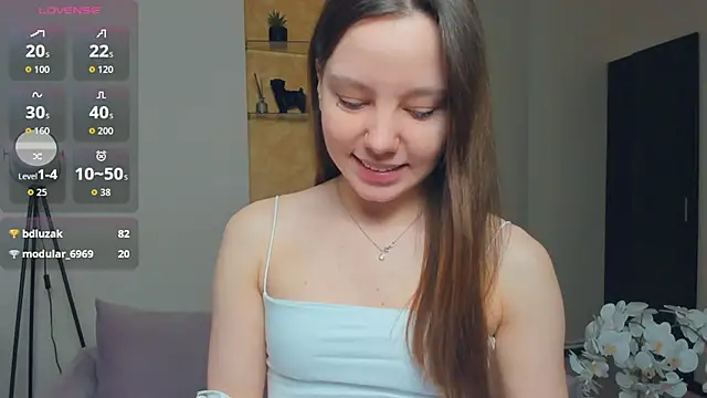 Snapshot of EdinaCordner chatting on 11.19.25 EdinaCordner online show from 11.19.25