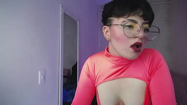 Snapshot of safyka chatting on 03.21.25 safyka online show from 03.21.25