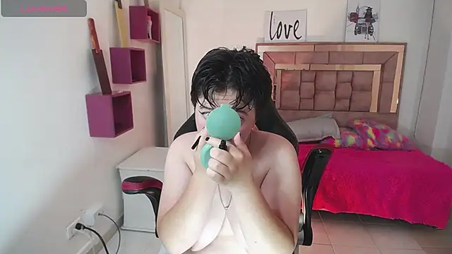 Snapshot of safyka chatting on 09.19.25 safyka online show from 09.19.25