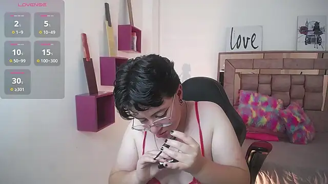 Snapshot of safyka chatting on 09.22.25 safyka online show from 09.22.25