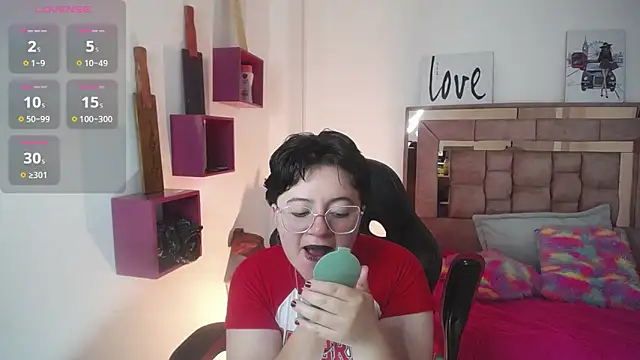 Snapshot of safyka chatting on 10.02.25 safyka online show from 10.02.25