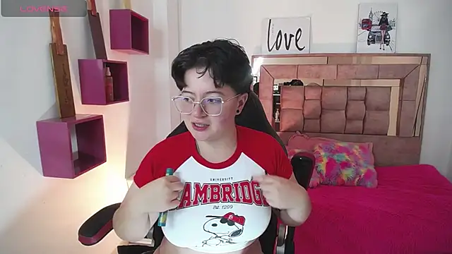 Snapshot of safyka chatting on 10.10.25 safyka online show from 10.10.25