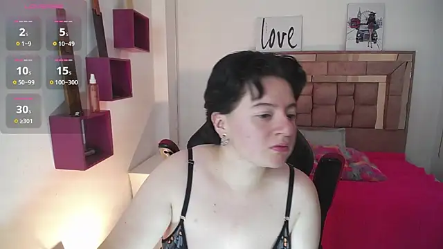 Snapshot of safyka chatting on 10.21.25 safyka online show from 10.21.25