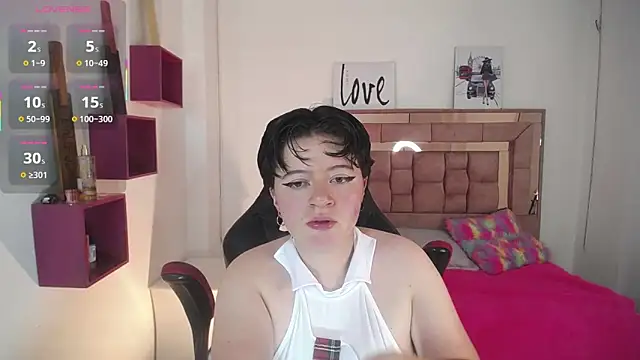 Snapshot of safyka chatting on 10.24.25 safyka online show from 10.24.25