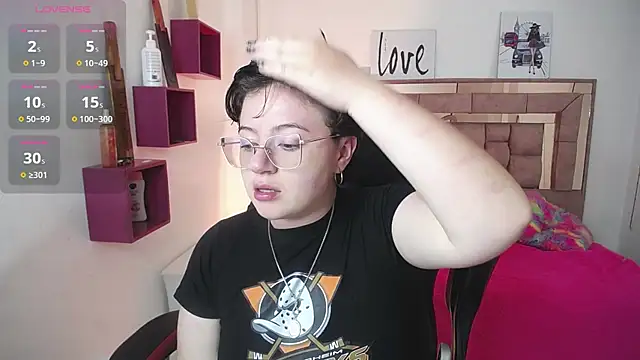 Snapshot of safyka chatting on 11.05.25 safyka online show from 11.05.25