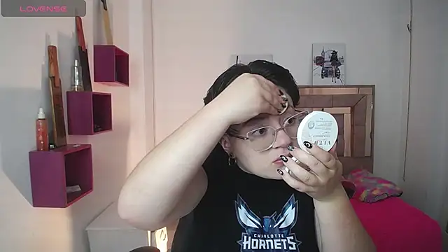 Snapshot of safyka chatting on 11.12.25 safyka online show from 11.12.25