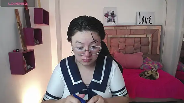 Snapshot of safyka chatting on 11.28.25 safyka online show from 11.28.25