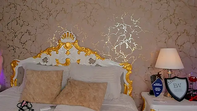 ScarlettWallace online show from 03.19.25