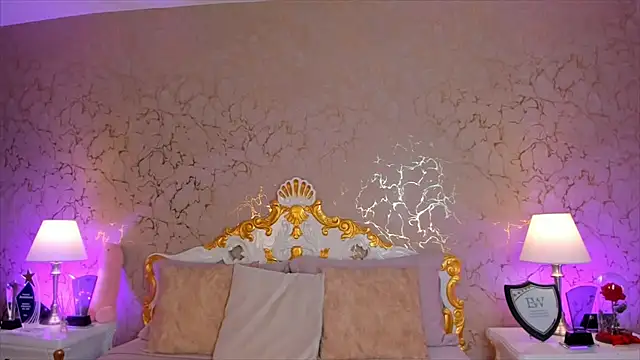 ScarlettWallace online show from 10.11.25