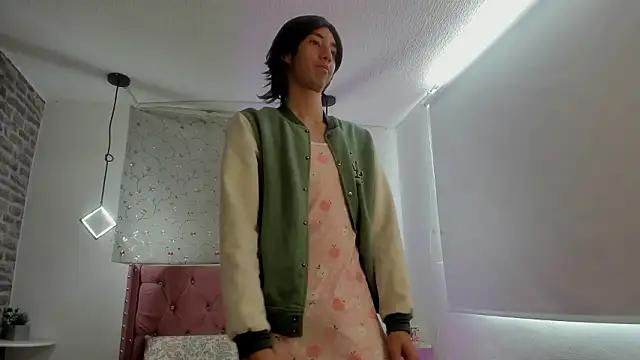 Snapshot of loverisu-coral chatting on 03.01.26 loverisu-coral online show from 03.01.26