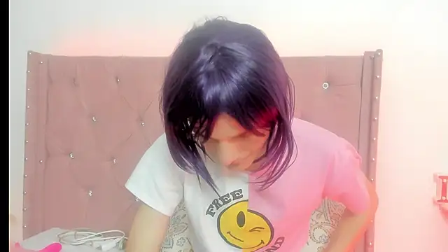 loverisu-coral online show from 08.04.26